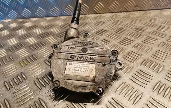 Mercedes-Benz A W169 Vacuum pump 6402300265