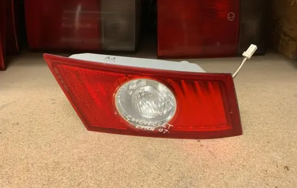 Chevrolet Epica Tailgate rear/tail lights 921