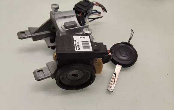 Smart ForFour I Ignition lock MR955230 Mr587813