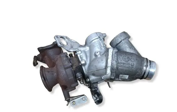 BMW 5 G30 G31 G38 Turbo 8596263