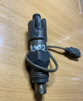Peugeot 406 Fuel injector LCDR02101AA1 C3002