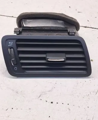 Volkswagen PASSAT B6 Dashboard side air vent grill/cover trim 3C1819702E 05704001