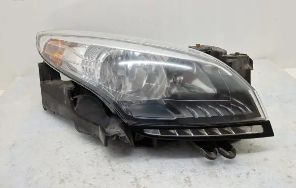 Renault Megane III Headlight/headlamp 260105680R
