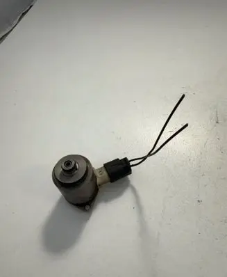 BMW 7 E65 E66 Hydraulic servotronic pressure valve 01524646