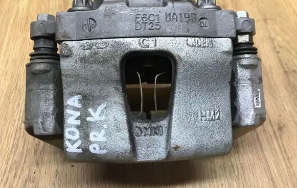 Hyundai Kona I Front brake caliper E6C1UA19B DT25