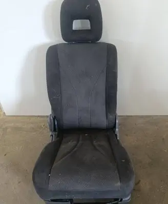 Mazda MPV II LW Rear seat