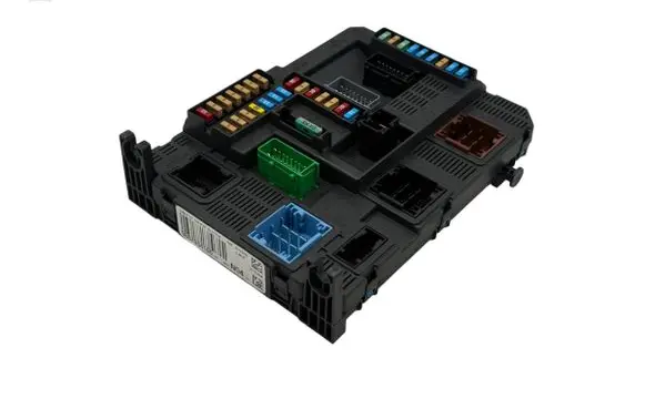 Peugeot 308 SW Fuse module 9807054180 0811902086