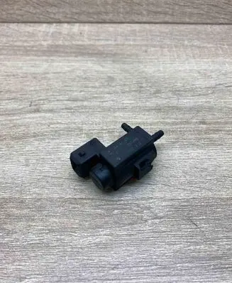 BMW 5 E39 Turbo solenoid valve 1742712