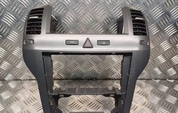 Opel Zafira B Radio/GPS head unit trim 13162556 13162544 13162545