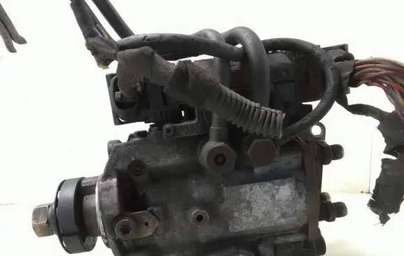 Opel Vectra C Fuel injection high pressure pump 0470504215 0281010717