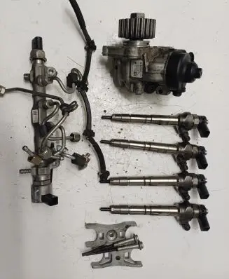 Volkswagen PASSAT B8 Fuel injection system set 0445010538 04L130755E 044110469