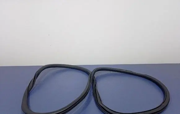 Ford Kuga I Front door rubber seal 