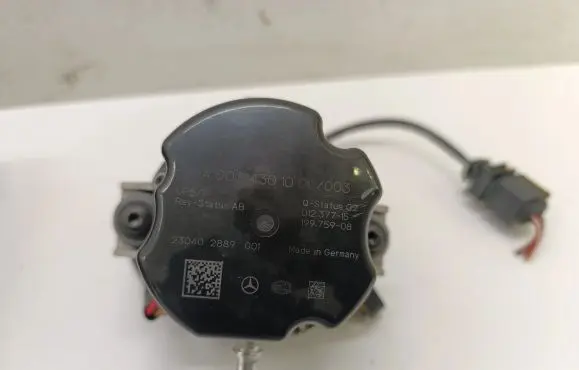 Mercedes-Benz C W206 Vacuum pump A0004301000