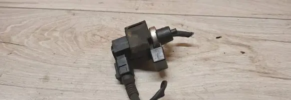 Audi A6 S6 C5 4B Turbo solenoid valve 8e0906628