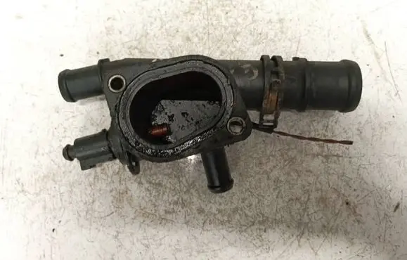 Skoda Octavia Mk1 (1U) Engine coolant pipe/hose 038121132D