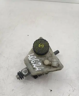 Mercedes-Benz C AMG W203 Master brake cylinder A2034300002