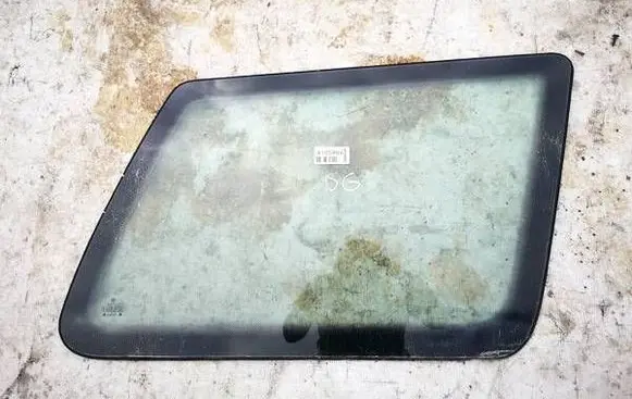 Volkswagen Golf III Rear side window as2
