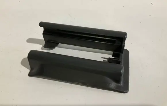Mercedes-Benz E W211 Front driver seat rail trim 2119190820 70040004