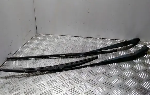Front wiper blade arm