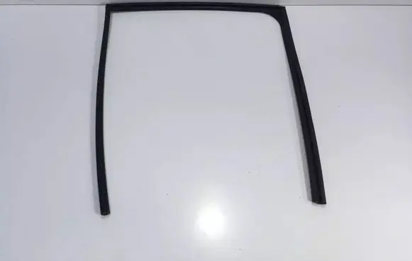 Nissan Leaf II (ZE1) Rubber seal rear door 823303NF0A