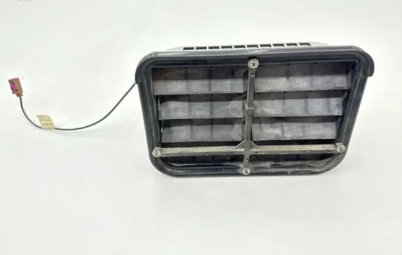 Mercedes-Benz S W221 Quarter panel pressure vent A2218200775