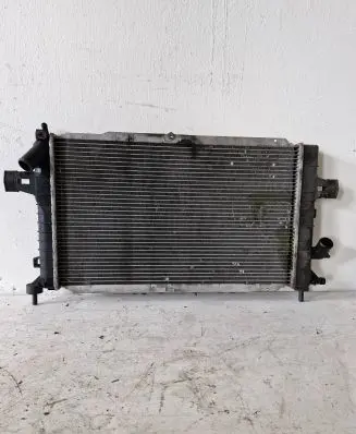Opel Astra H Coolant radiator