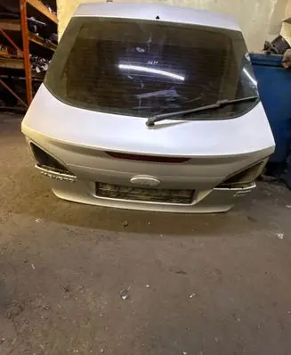 Ford Mondeo MK IV Tailgate/trunk/boot lid
