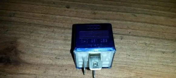 Audi A4 S4 B5 8D Other relay 8a0951253 899587