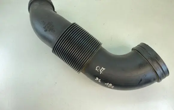 Audi Q7 4L Air intake hose/pipe 7L6129627F