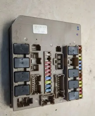 Renault Clio III Fuse module 674660A