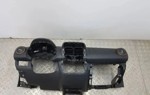 Dacia Spring Dashboard 681006637R