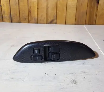 Toyota Yaris Electric window control switch 0115T36