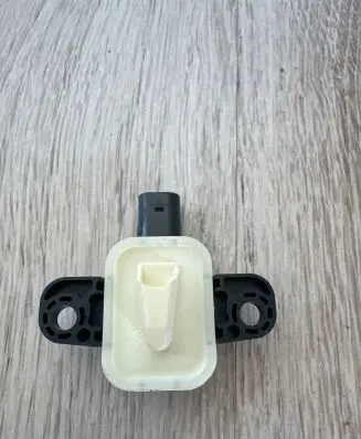 Mercedes-Benz GLE (W166 - C292) Airbag deployment crash/impact sensor A1668210351 56054084AA