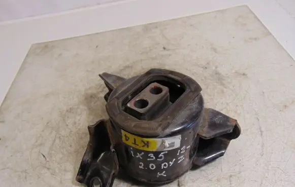 Hyundai ix35 Engine mount bracket