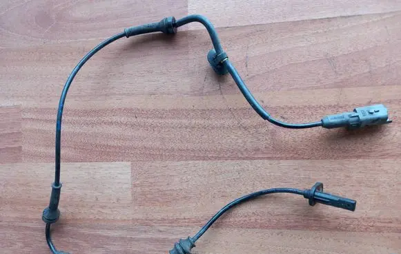 Citroen C4 II Picasso ABS brake wheel speed sensor 9674852280