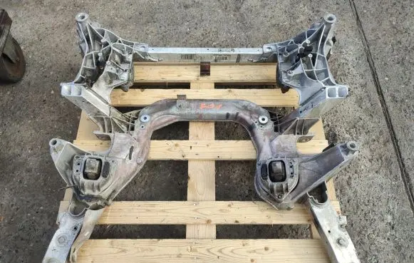 BMW 7 F01 F02 F03 F04 Front axle beam 
