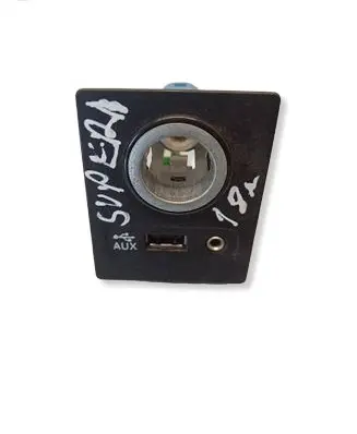Skoda Superb B8 (3V) USB socket connector 5Q0035726E 317010836287