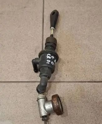 Hyundai ix35 Clutch slave cylinder 