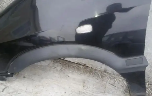 Opel Zafira A Front arch trim 