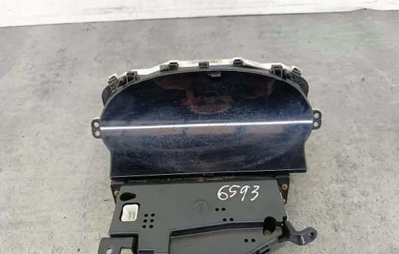 Toyota Yaris Speedometer (instrument cluster) 