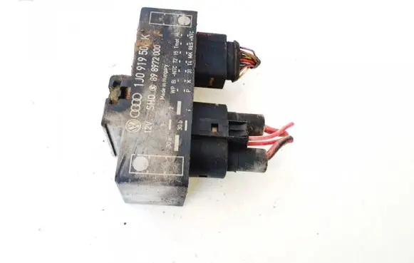 Volkswagen Golf IV Coolant fan relay 1j0919506k 898972000