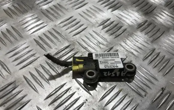 Volvo S40, V40 Airbag deployment crash/impact sensor 30613044a f002440385
