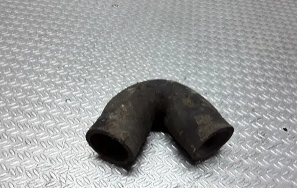 Volkswagen PASSAT B5 Engine coolant pipe/hose
