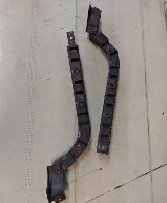 Seat Toledo III (5P) Rear bumper mounting bracket 5P5807861