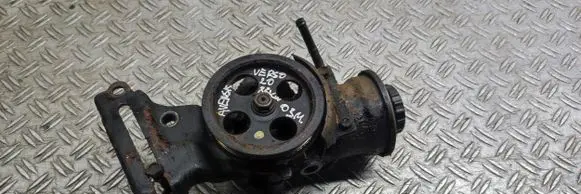 Toyota Corolla Verso E121 Power steering pump
