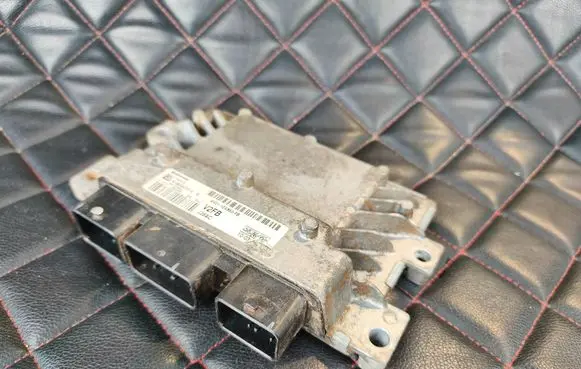 Ford Fiesta Engine control unit/module AV2112A650FB S180047014B