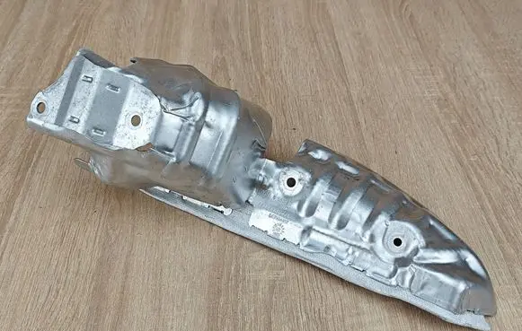 BMW 4 G22 G23 G24 G26 Heat shield in engine bay 8585811