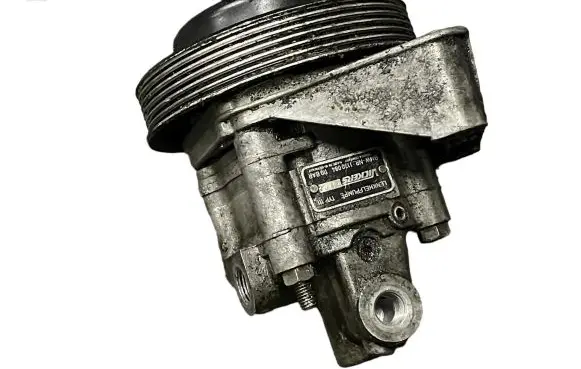 BMW 3 E30 Power steering pump 1130084