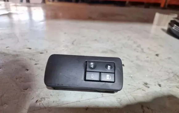 Opel Zafira A Tailgate opening switch 