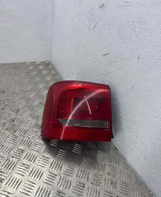 Volkswagen Touran II Rear/tail lights 1T0945095R 176405